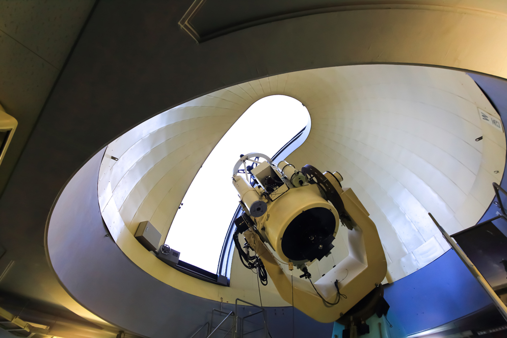 口径101cmの大型反射望遠鏡