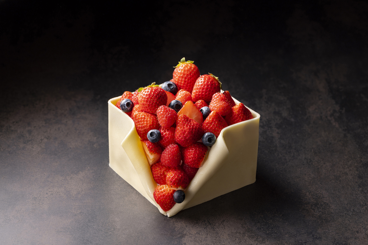 「ノエル・フレーズ」 9cm角 4800円、12cm角 6900円、20cm＆12cm角の2段 25000円