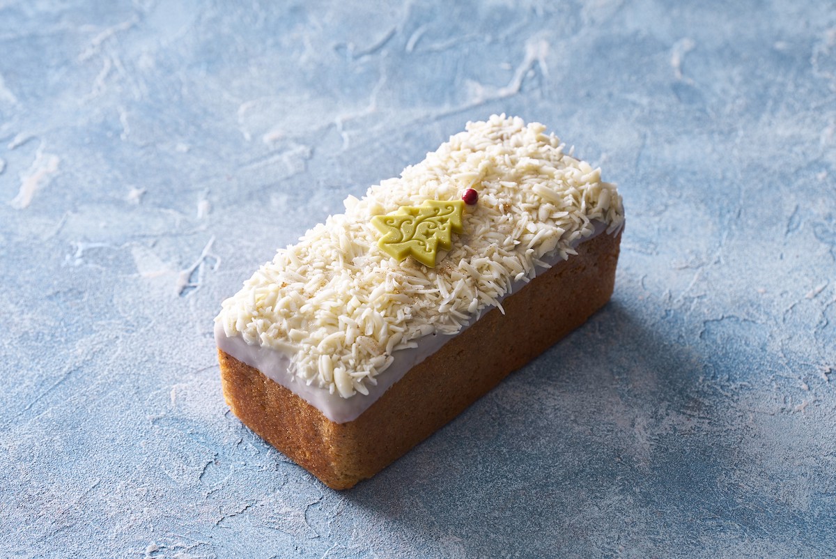 「マンダリン オリエンタル 東京 ブレンドティー パウンドケーキ“クリスマスバージョン”」 横約8cm×幅約15cm×高さ約7cm 2916円