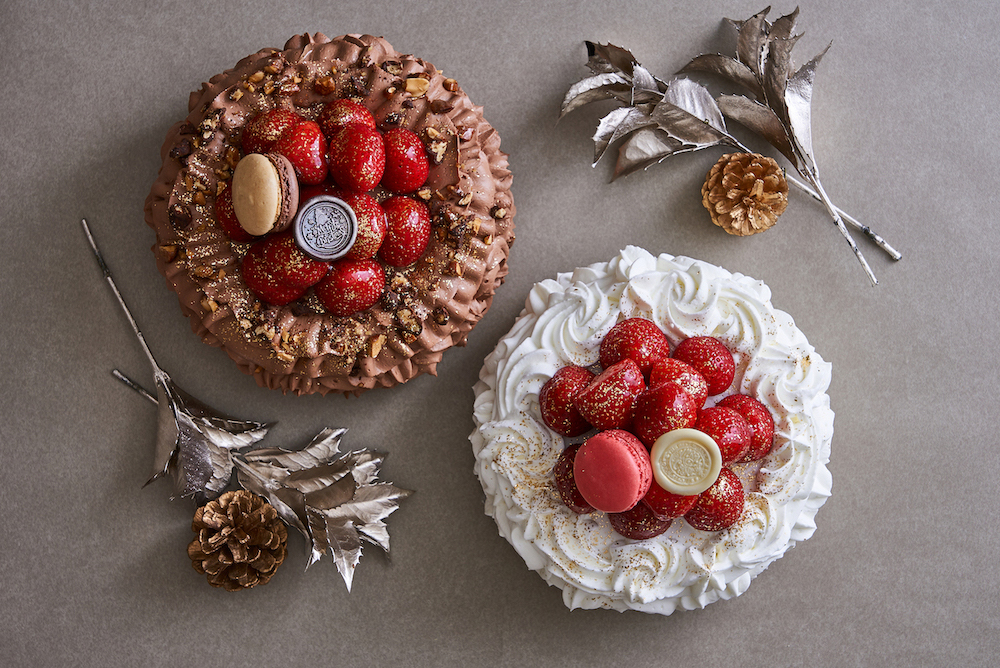 左から「メルヴェイユ ショコラ」、「メルヴェイユ」直径約15cm&times;高さ約12cm 各8000円