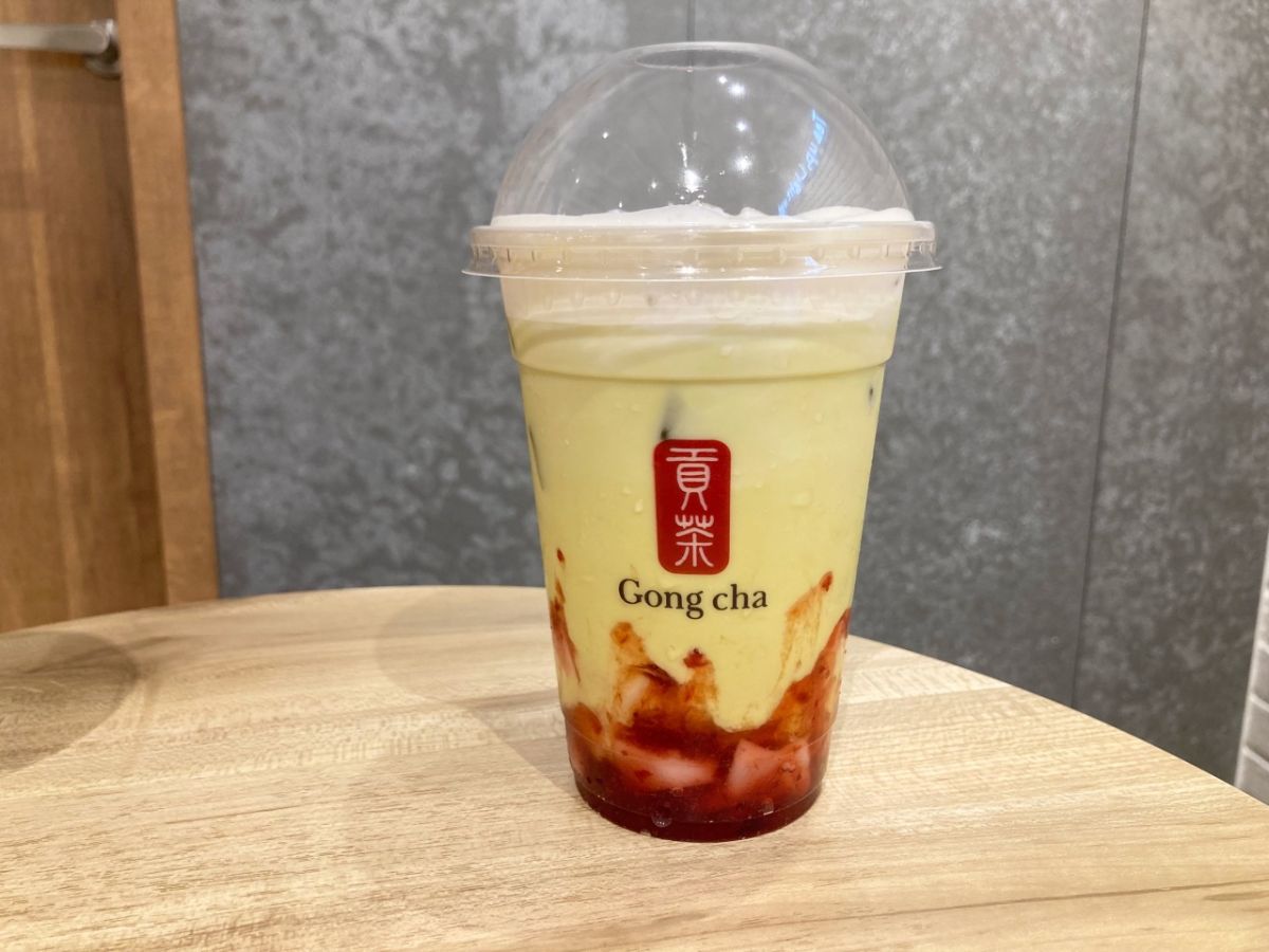 いちごピスタチオミルクティー