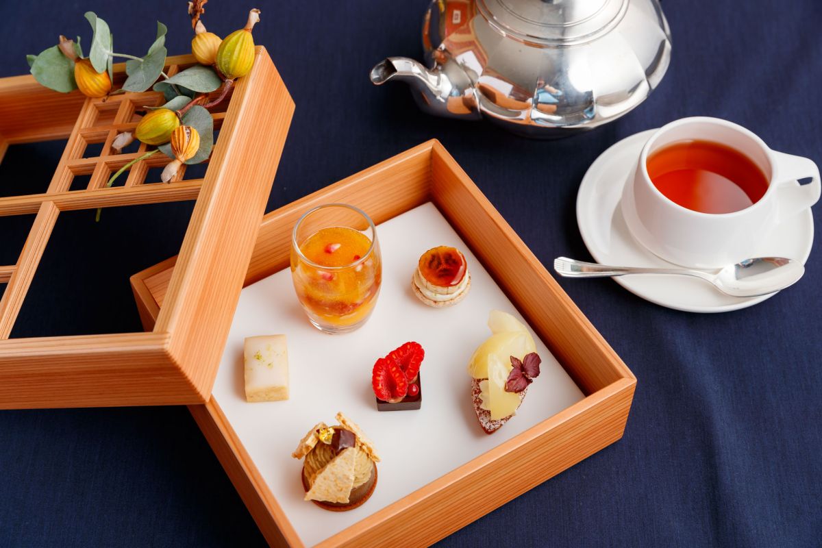 「秋の果物のプティフルール」