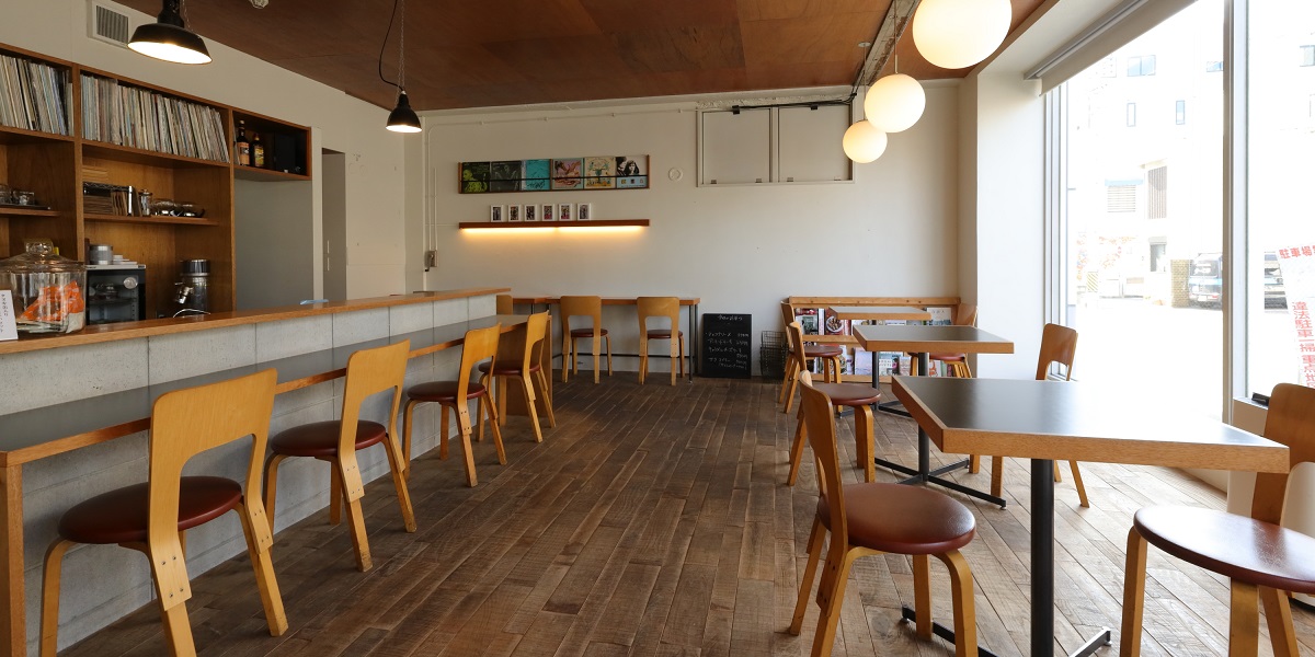 【愛知・岡崎】「一隆堂喫茶室」素朴な手焼きせんべいとも相性別群！コーヒー片手に読書も満喫