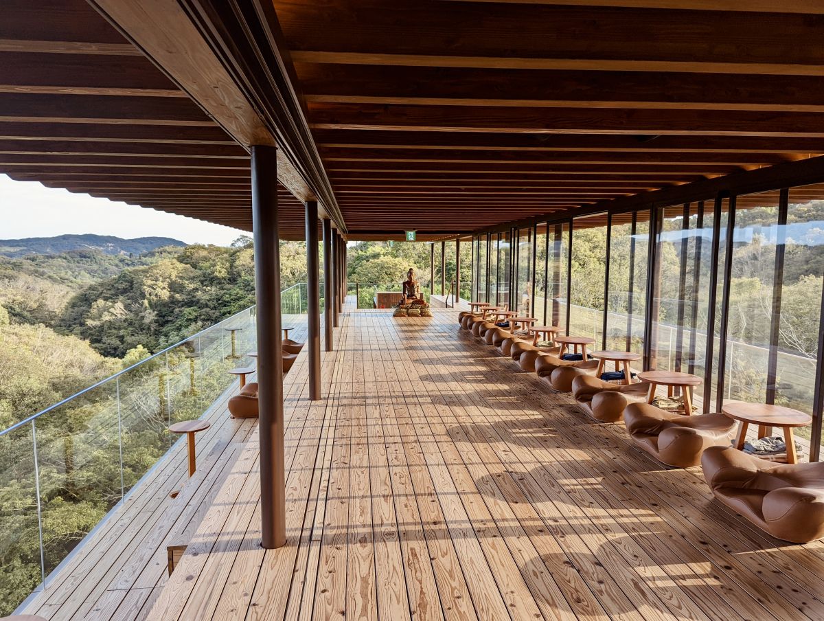 日帰りプラン2万3000円（所要時間：約4時間）、「宿泊プラン」4万8000円〜（大人1室1名。中学生以上のみ宿泊可能）　※要予約