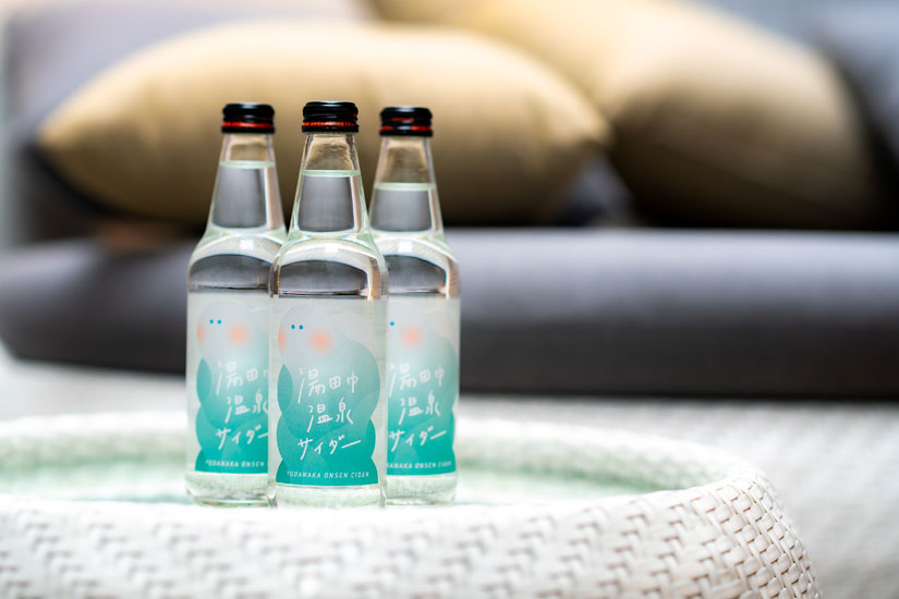 ラベルのデザインにこだわった湯田中温泉サイダーも人気