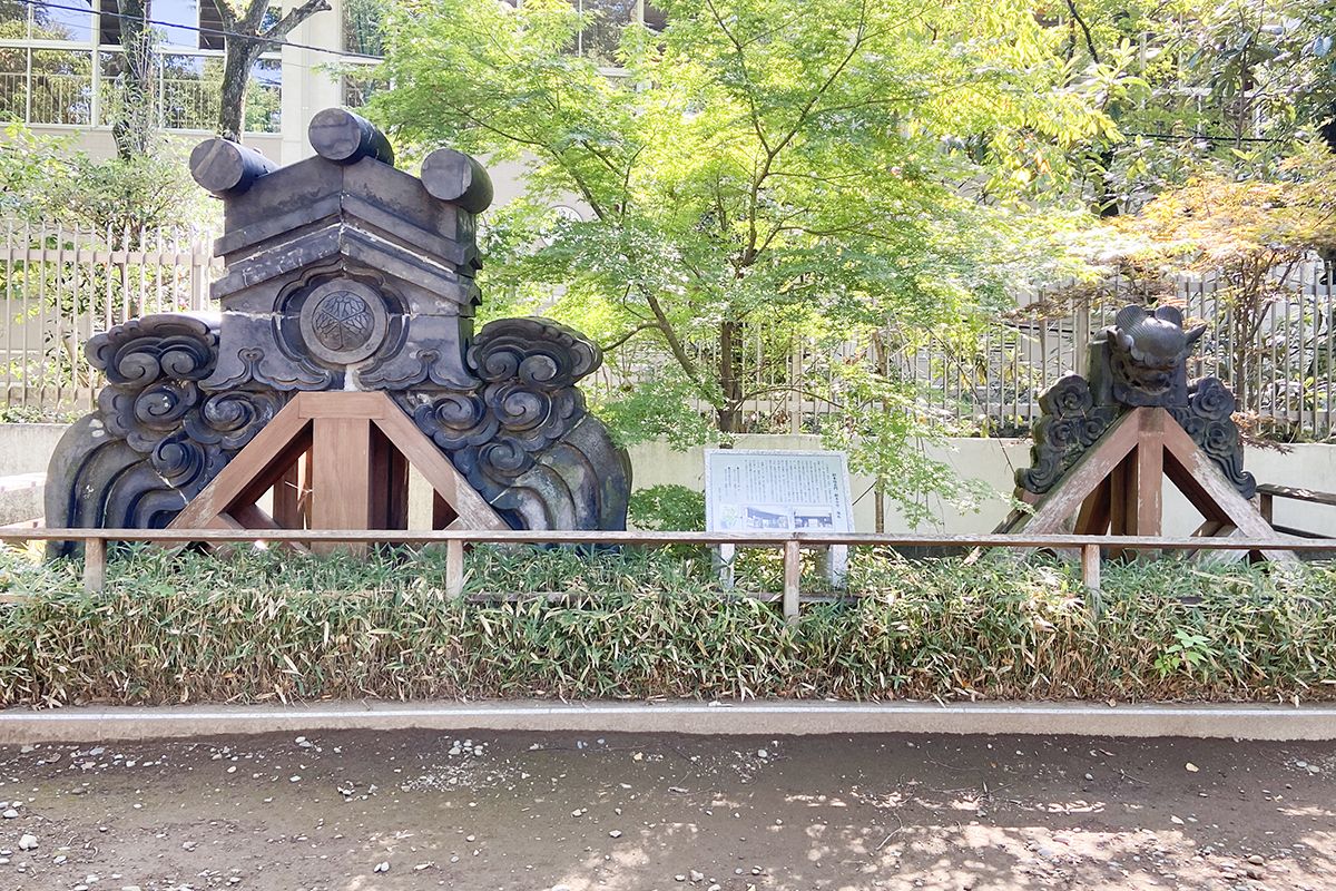 旧本坊表門・根本中堂 鬼瓦