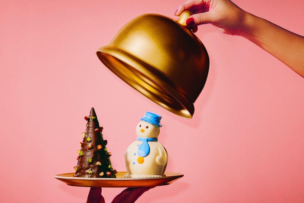 サパンチョコレート（高さ13cm、2100円）、スノーマンチョコレート（高さ11cm、1350円）