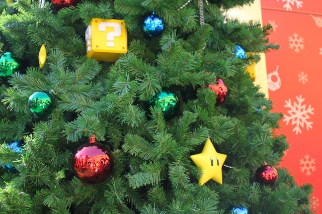 クリスマスツリーにもハテナブロックやスーパースターが！