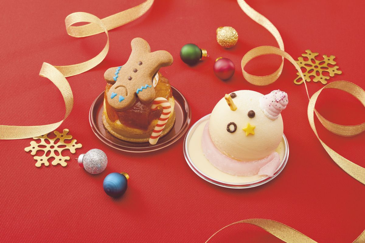 ジンジャーブレッドマンのリンゴのタルトタタン（左）、おとぼけスノーマンのホワイトチョコムース。（各850円）