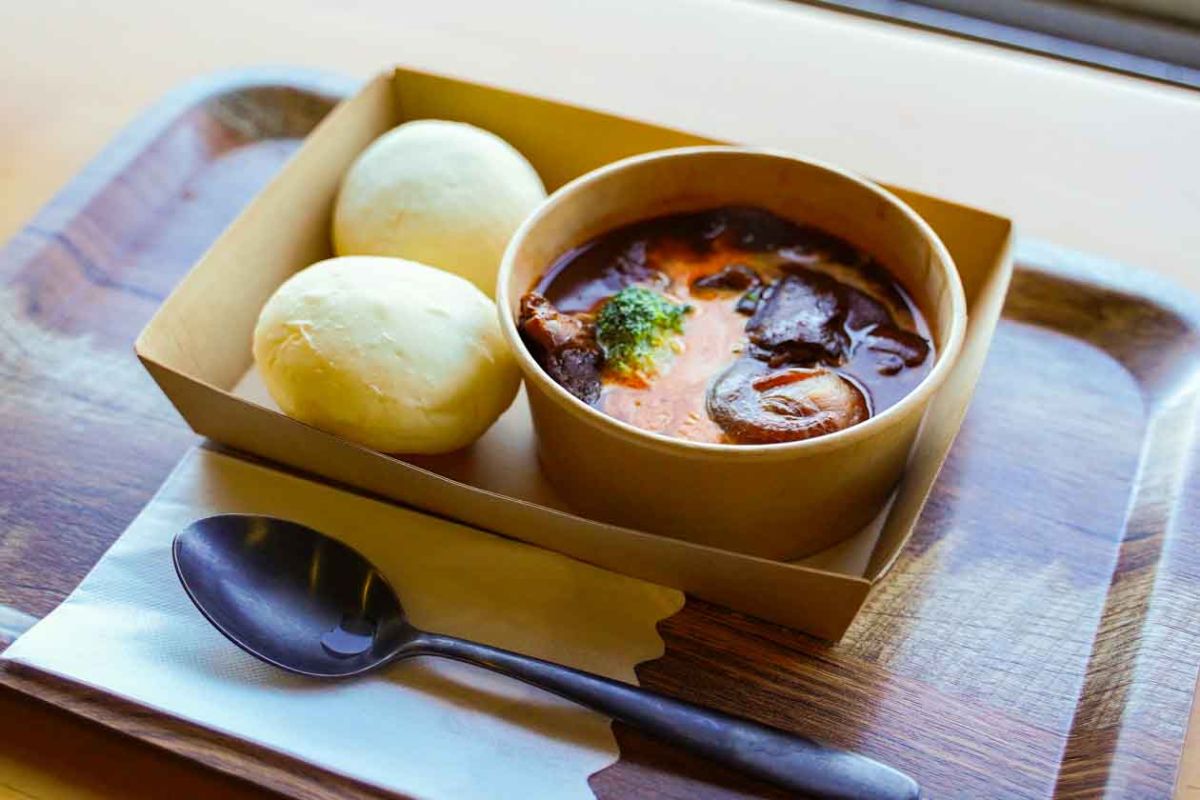 まるごと玉葱と飛騨牛のシチュー1630円