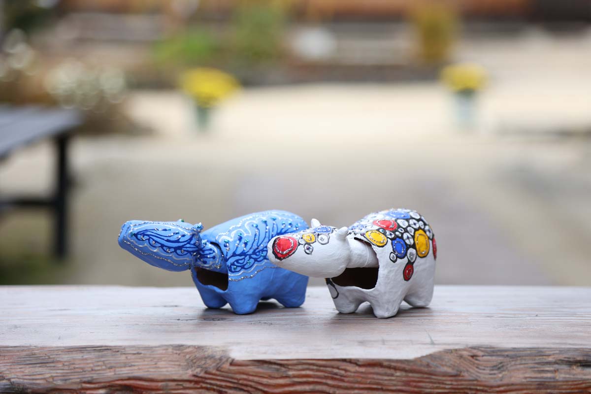  Atelier Karasu「手描き紋様赤べこ」1体5000円