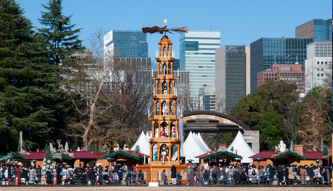 東京クリスマスマーケット22 が日比谷公園で開催 最大 オフの割引チケットも ドイツの定番グルメ 雑貨も紹介 るるぶ More