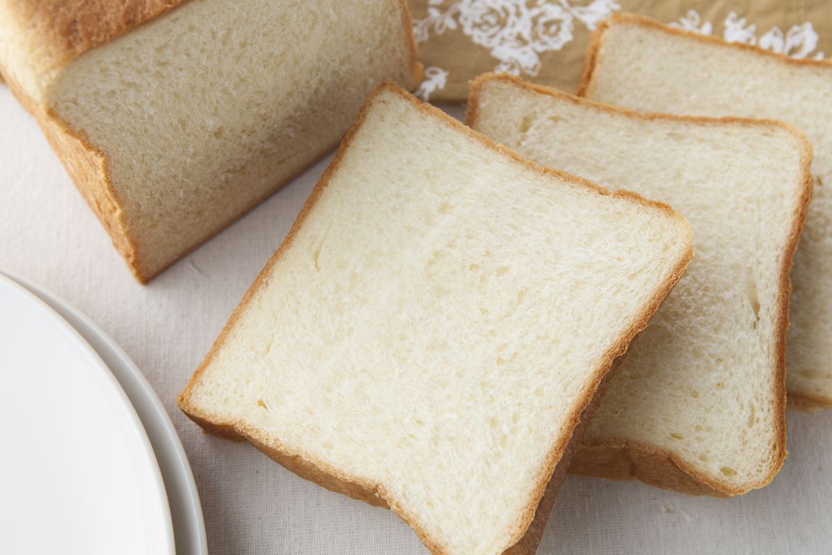 過激な牛乳食パン1個990円