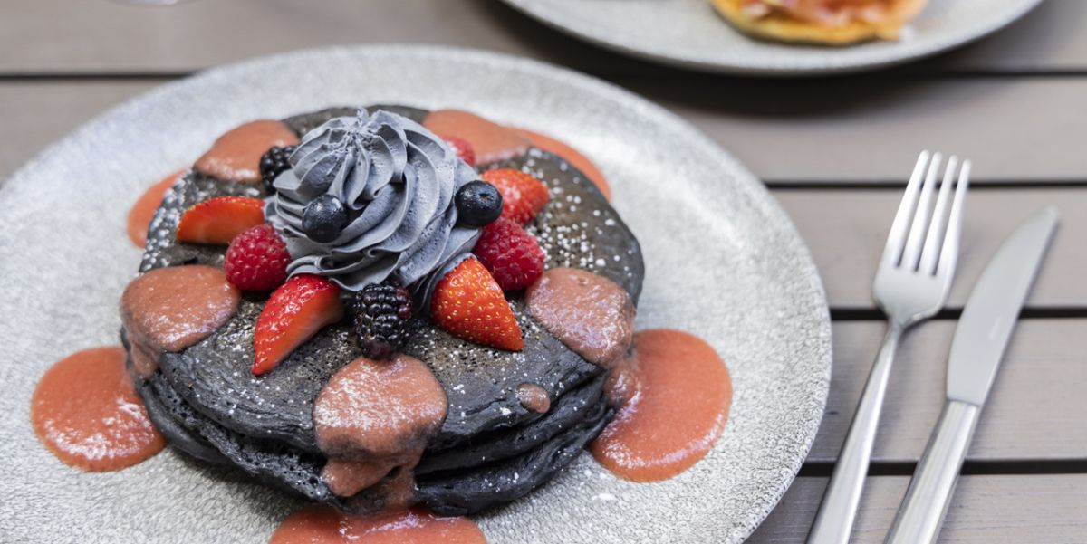 【ハワイ】ワイキキの「バサルト」で真っ黒なチャコールパンケーキとブランチを堪能しよう！