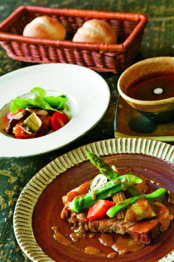 ローストポークに野菜たっぷりのある日のランチＡコース2200円