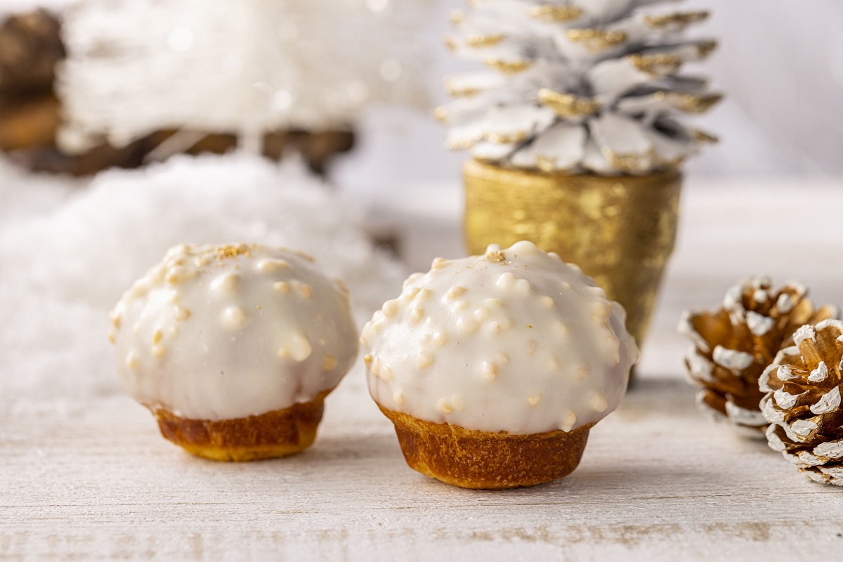 無花果の赤ワイン煮のブリオッシュ ホワイトチョコレート