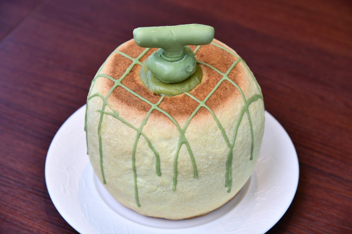 可愛い形のメロンバウムプレミアム6500円(要予約。2週間以内のお渡し) 