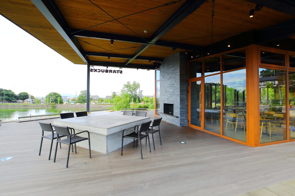 スターバックス コーヒー 奈良鴻ノ池運動公園店