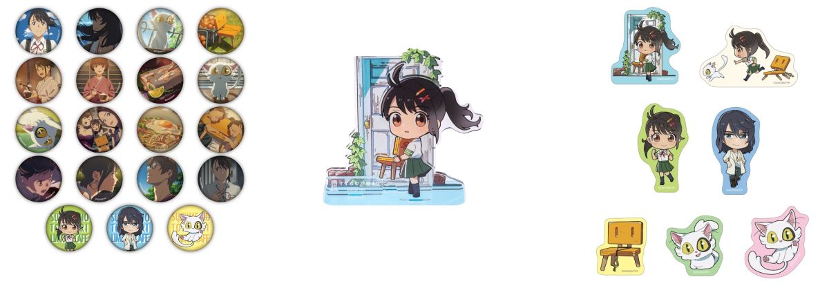 ト（左から）「トレーディング缶バッジinカプセル（全19種）」2420円、「レイヤーアクリルスタンド」2420円、「スマホに貼れるステッカー(全7種)」各385円