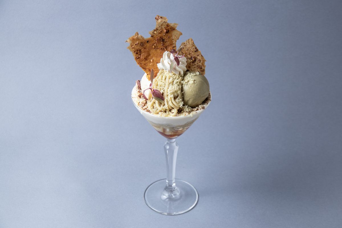 洋梨と和栗とほうじ茶のパフェ　1700円