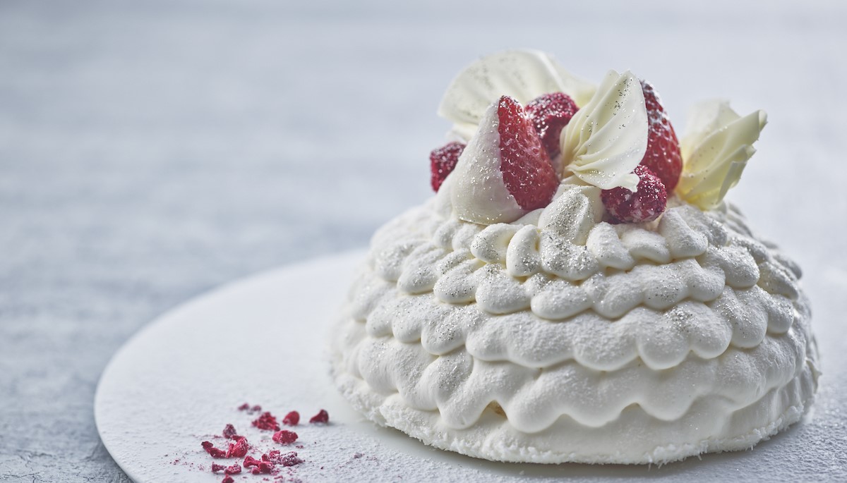 【東京・2022最新】ホテルのクリスマスケーキ52選｜毎年人気の定番ケーキから、一流パティシエが手がける珠玉の新作まで！