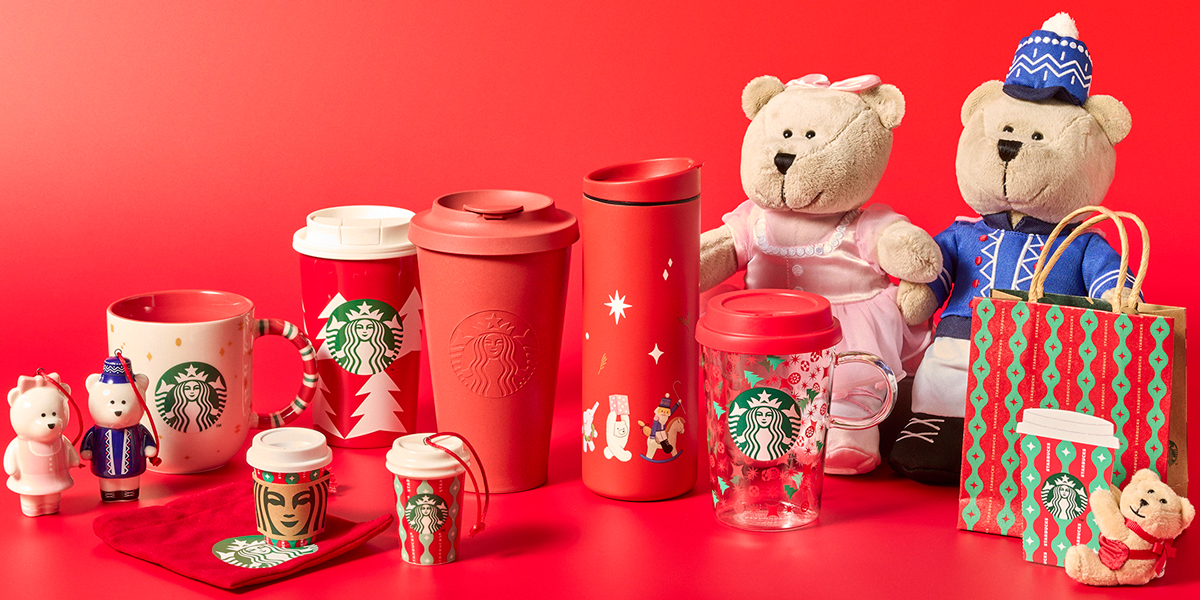 【スタバ新作】クリスマスの夜の“おもちゃ”をイメージ！ 2022年「ホリデーシーズン第1弾グッズ」が発売。ベアリスタはもちろん、タンブラーやマグカップまでクリスマス一色♪
