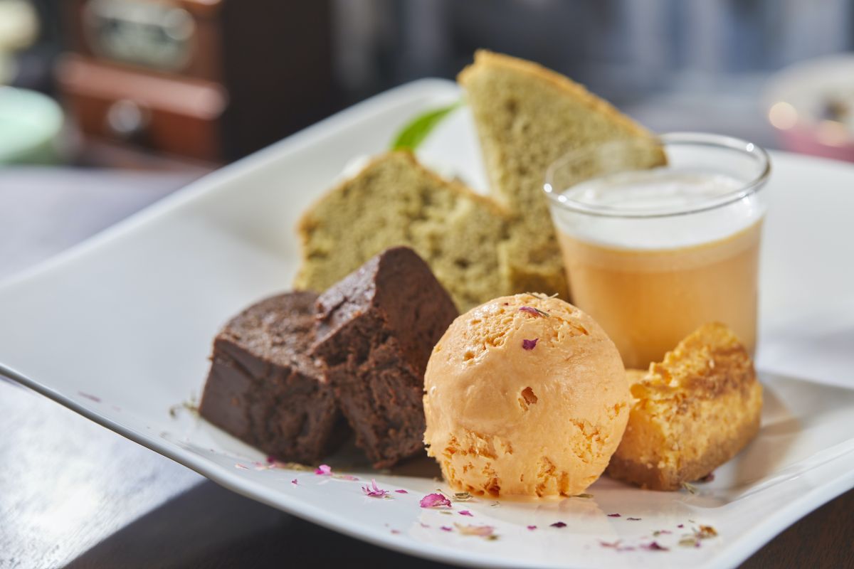 デザート盛り合わせDXセット 1850円 ドリンク付き