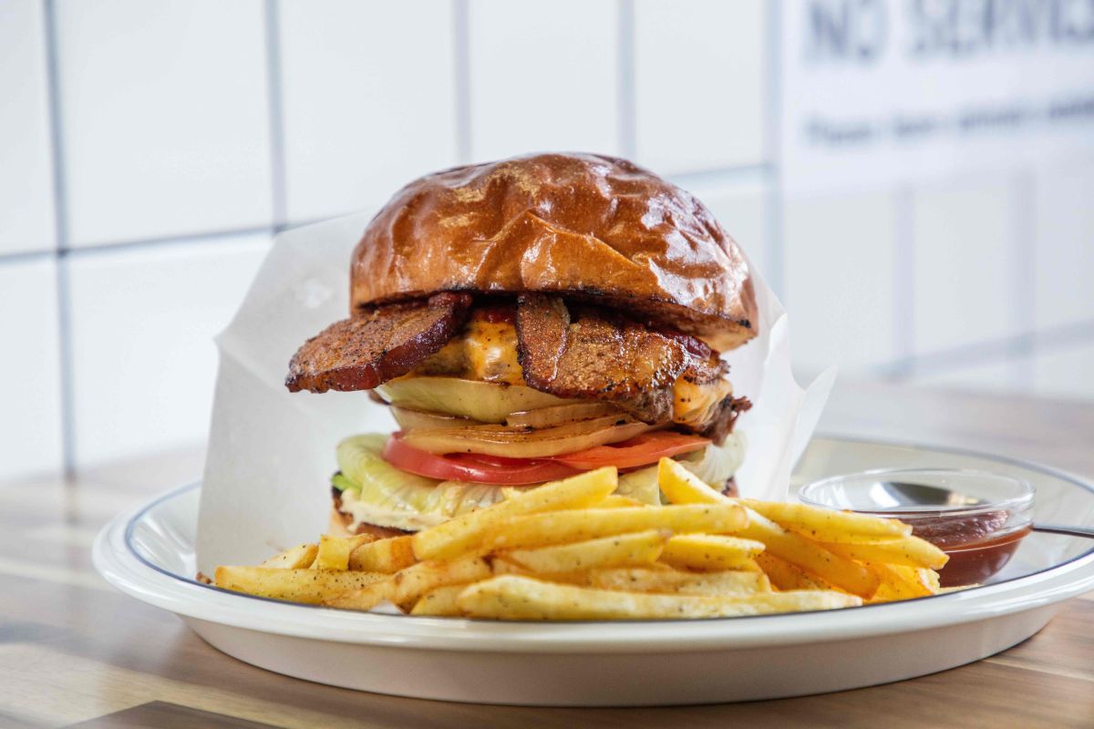 BURGER SERVICE WALDEN ベーコンチーズバーガー