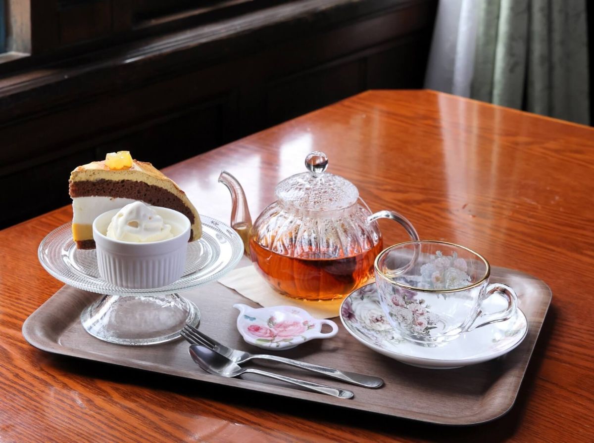 「アフタヌーンティーセット」の紅茶はポットサービス