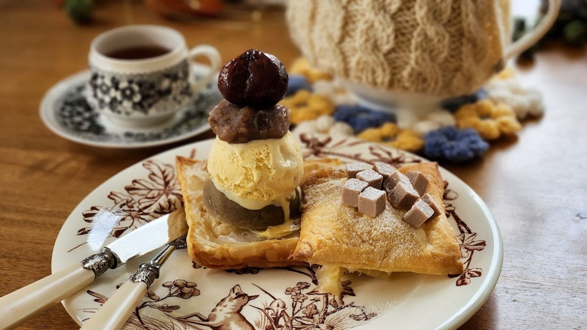 完全予約制のカフェ「きつね堂」でワンコとほっこりスイーツに癒やされる【ミスター黒猫の東京スイーツトレンドvol.67】