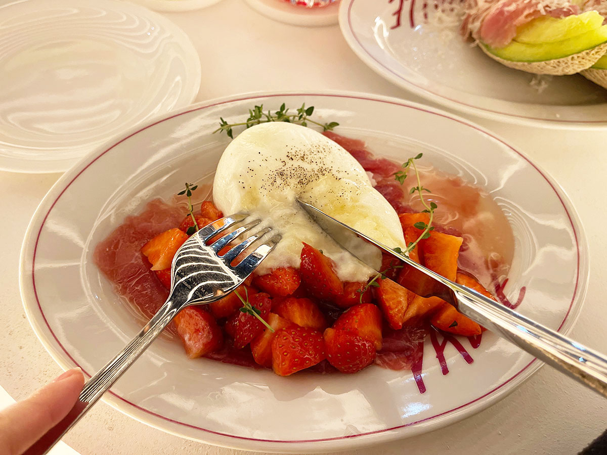 「いちごとブラータチーズ」2500円