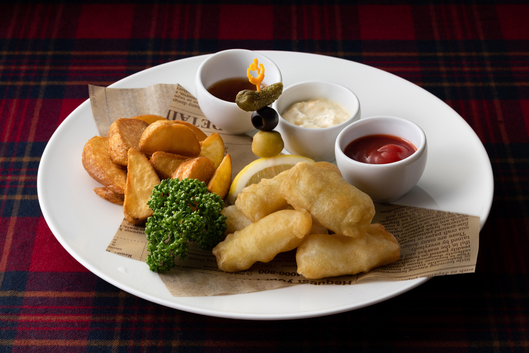 「フィッシュ＆チップス モルトビネガーとタルタルソース」2400円