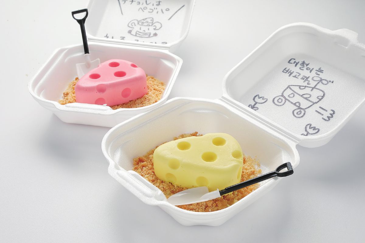 「チーズケーキ」各500円