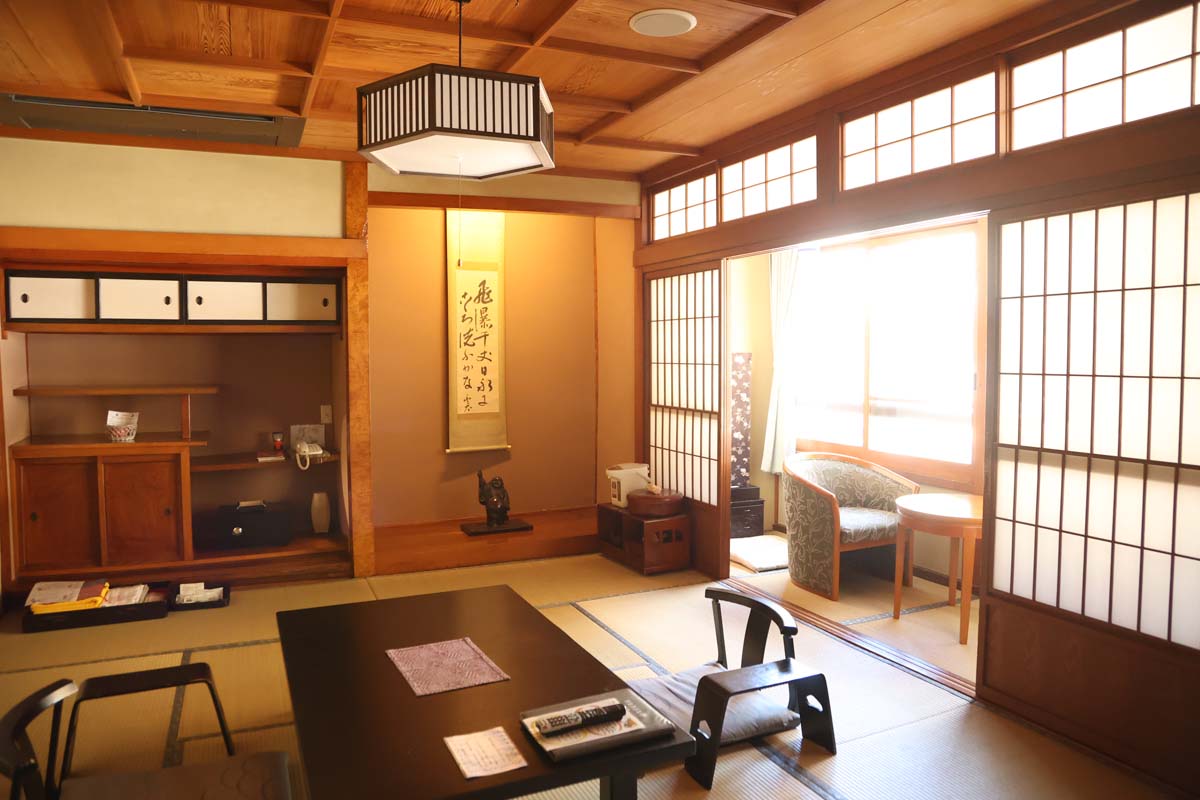 川に面した和室（10畳1間）タイプ