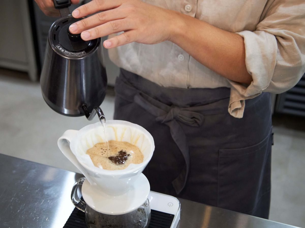 こだわりの自家焙煎コーヒーは一杯ずつ丁寧にハンドドリップで