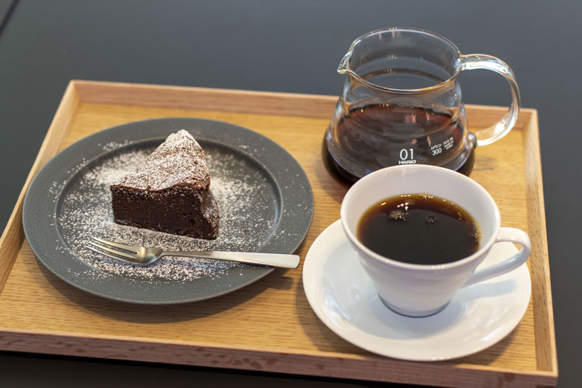 クラシックショコラセット1,500円。ドリンクは、「ドリップコーヒー ワールドチャンピオンレシピ」以外のメニューから選べます