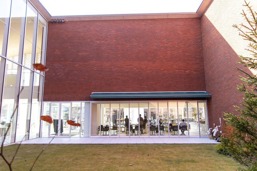 春には中庭にテラス席もオープン予定というから楽しみです