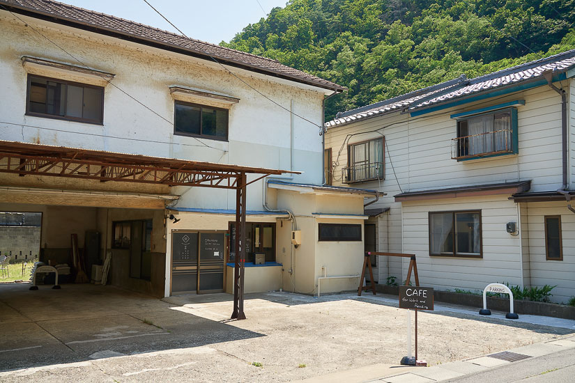 タクシー会社の雰囲気を残してリノベーション。やりすぎず、力を抜いた感じがかわいい