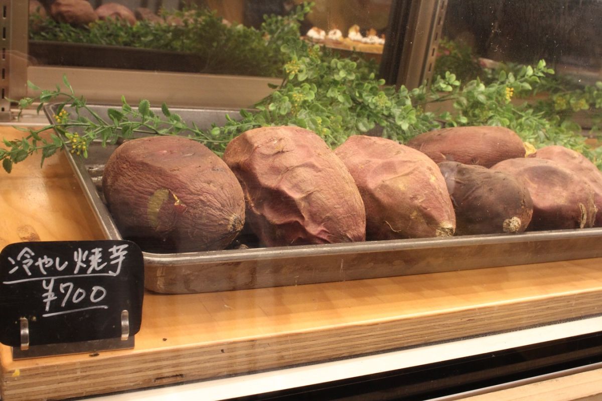 冷たくてもおいしい「冷やし焼芋」（700円）