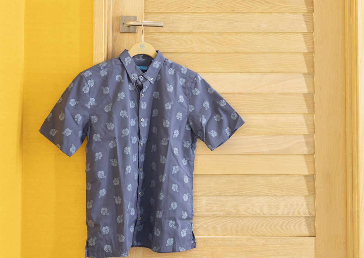 アロハシャツ(ハイビスカス・レーン)$128