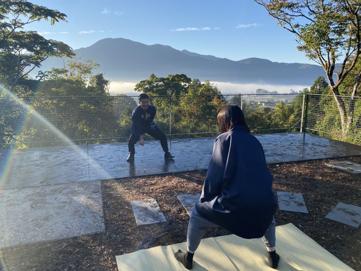 「界 由布院」オリジナル田植えポーズ