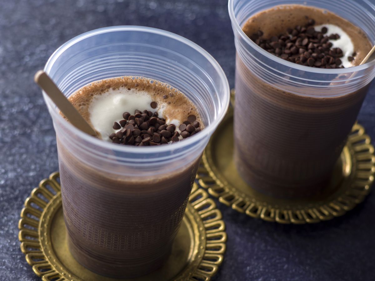 ホットチョコレート＆オレンジ600円［ワールドバザール/アイスクリームコーン、ウエスタンランド/ペコスビル・カフェ］