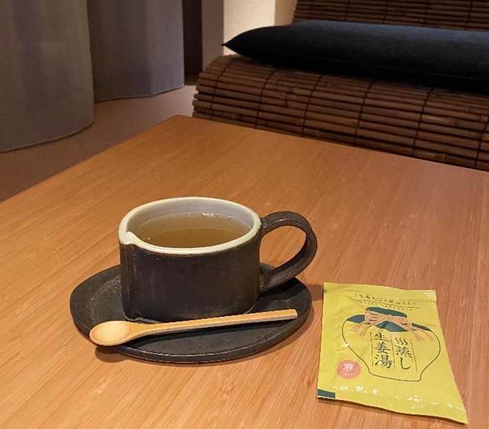 「蒸し生姜湯」は部屋に常備されています