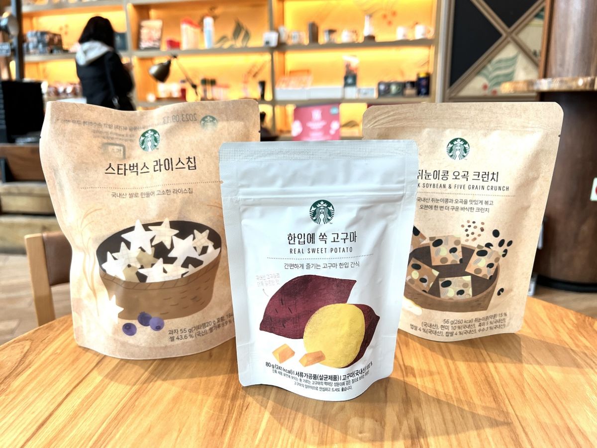 左から。ライスチップ　2700ウォン、ハンイッスッコグマ　3800ウォン、チィヌンイコンオゴククランチ　3400ウォン。