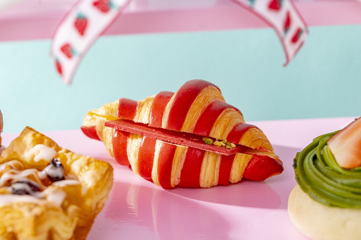 ストロベリーショコラのクロワッサンサンド（イメージ）