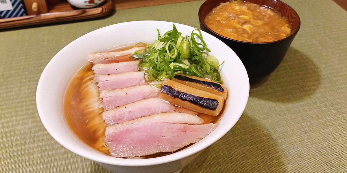 おひとりさまでも入りやすい♪ 巣鴨「鴨&葱」で鴨コンフィ麺＆“飲める”親子丼にハマる