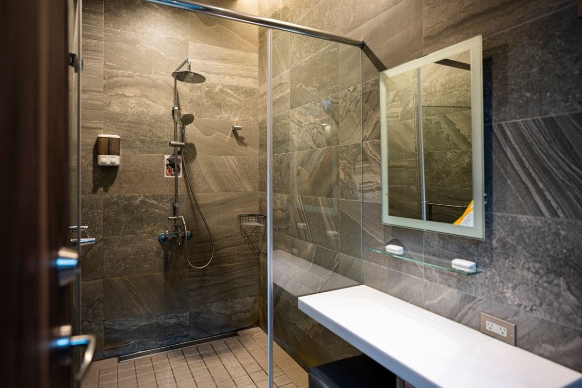 無料で開放しているシャワールームはとっても清潔！