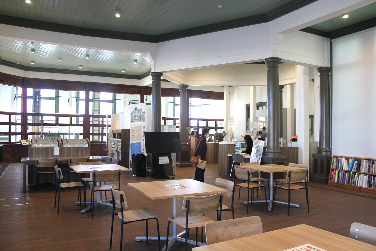 1階のとちぎサロン。栃木の歴史的書籍などを読むこともできます