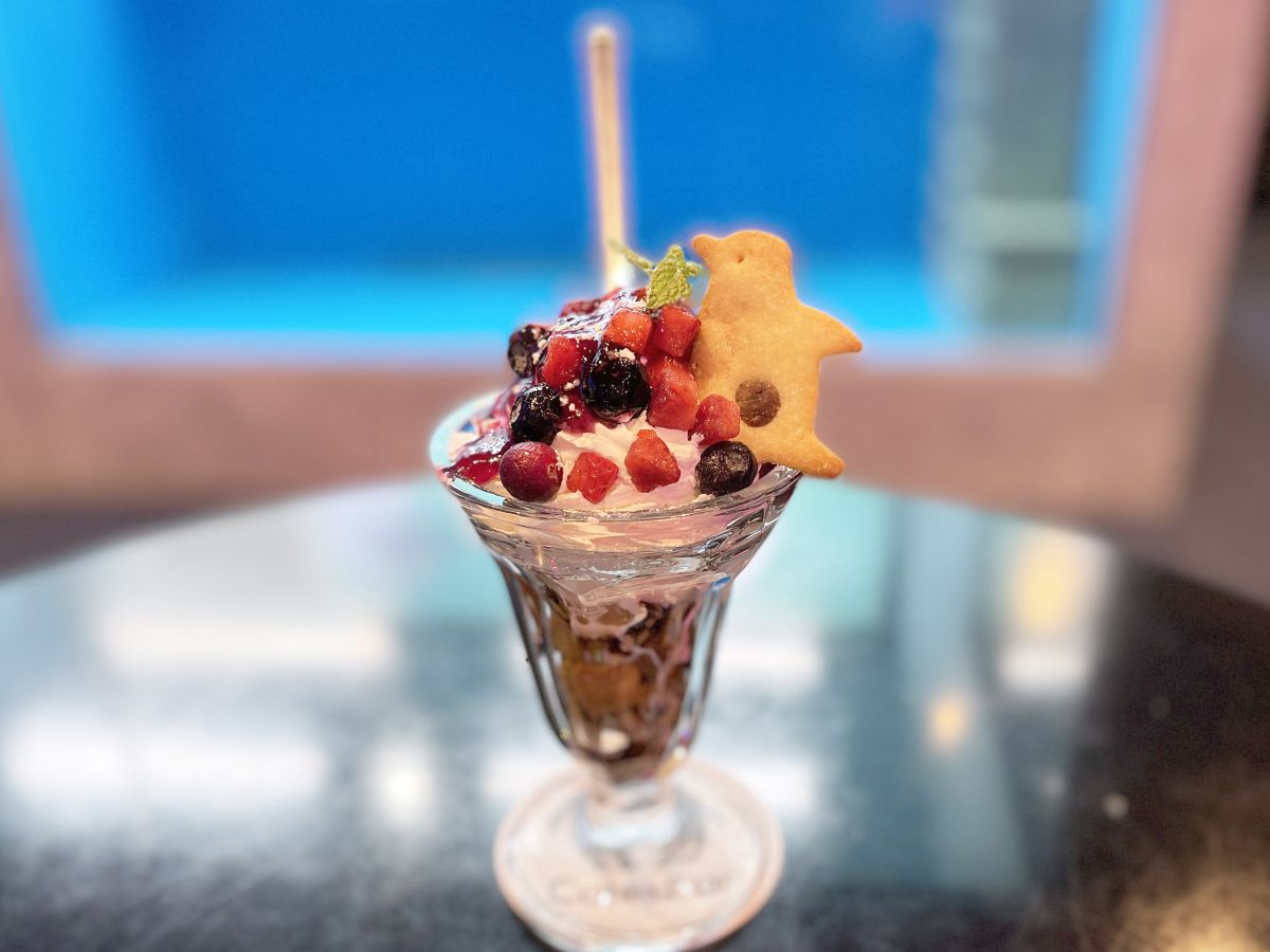 ペンギンのいるパフェ 880円