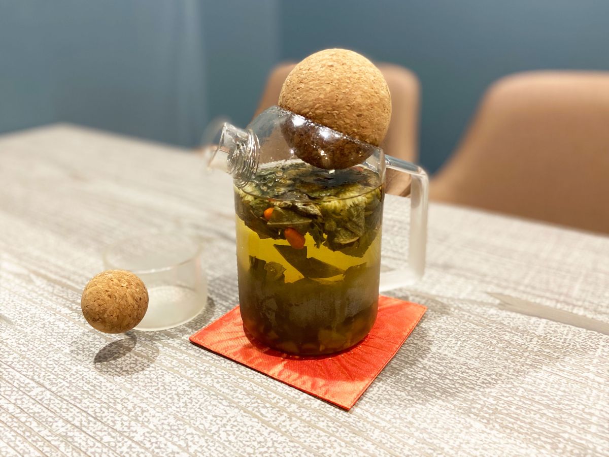 「排毒茶」2000円